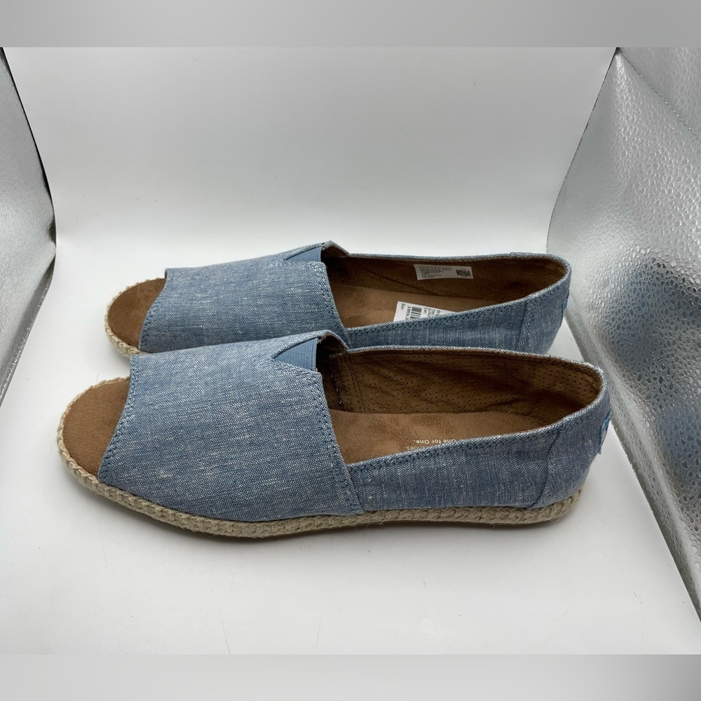 Toms Chambray espadrilles women’s blue denim flats size 9.5